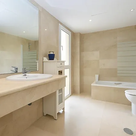 El Coral - First Line Appartement Estepona