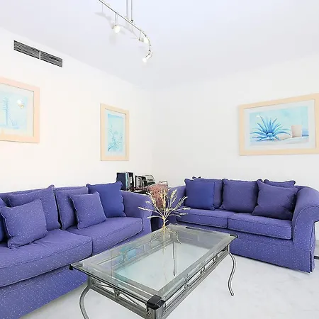 El Coral - First Line *