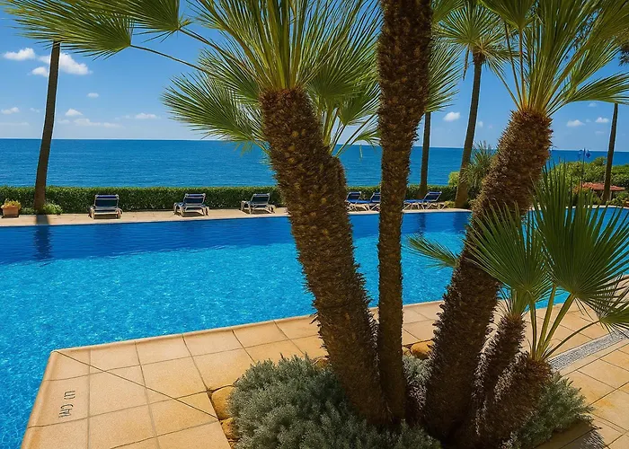 El Coral - First Line *