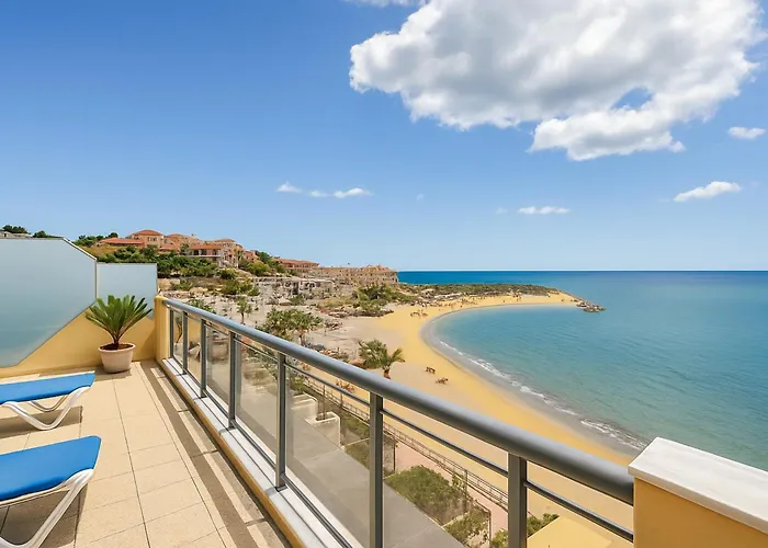 El Coral - First Line *