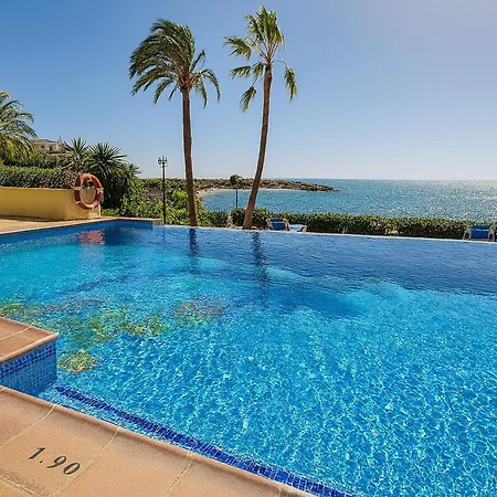 El Coral - First Line